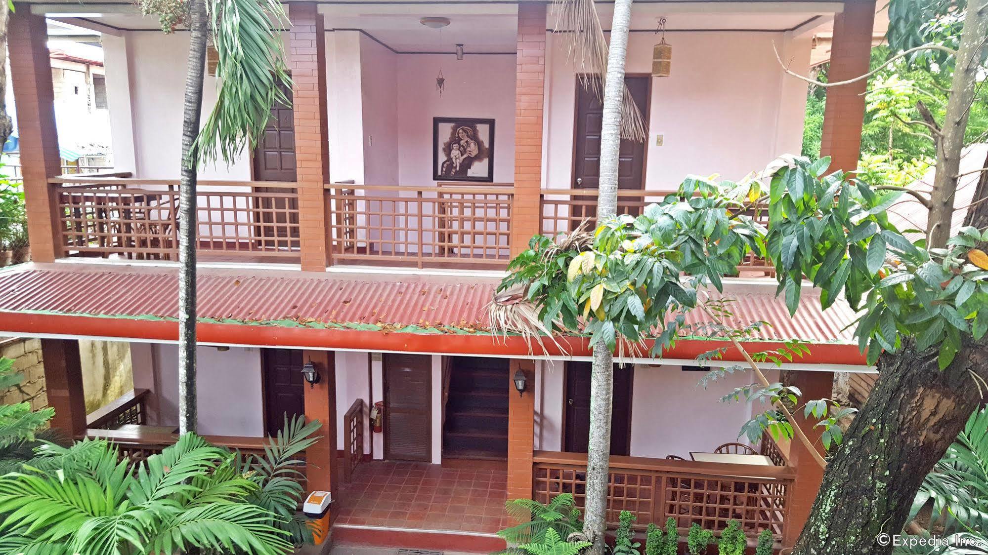 Lola Itang Pension House Tiniguiban Exterior foto